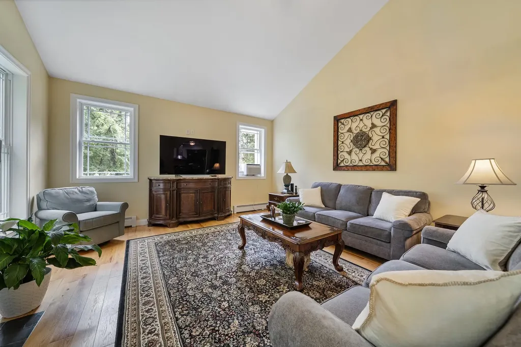 89 Woodhill Road Bow NH 03304