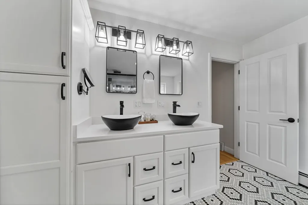 89 Woodhill Road Bow NH 03304