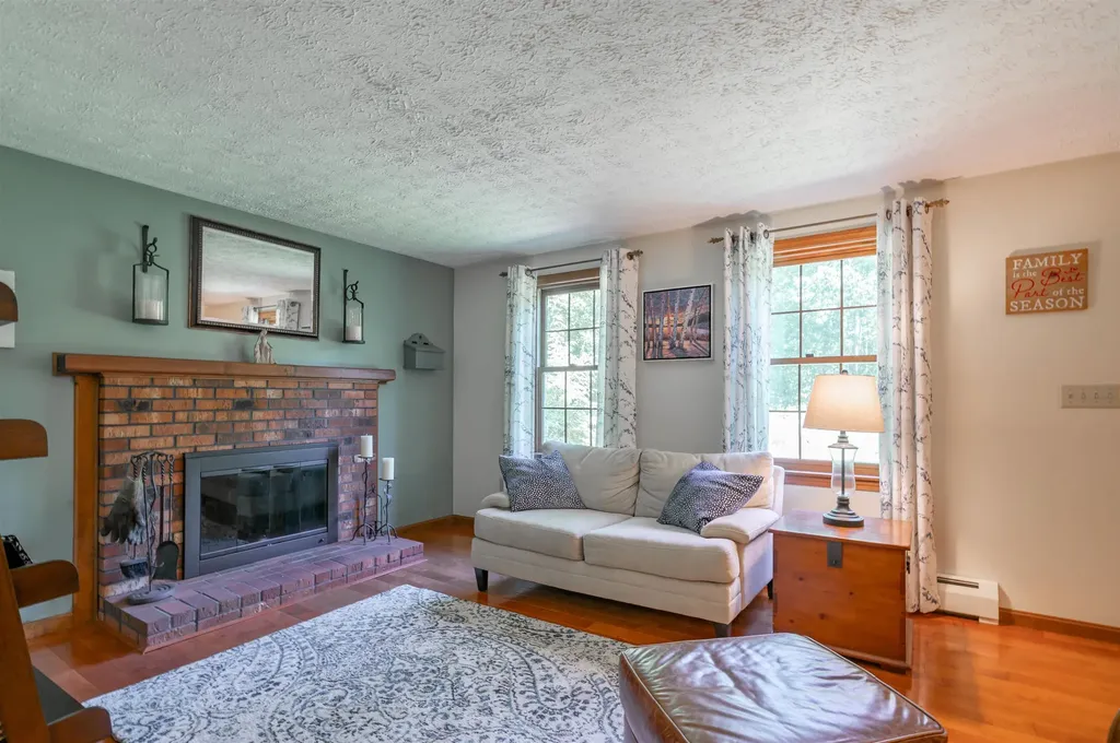 22 Marty Drive Merrimack NH 03054