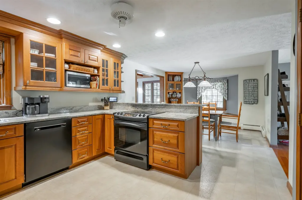 22 Marty Drive Merrimack NH 03054