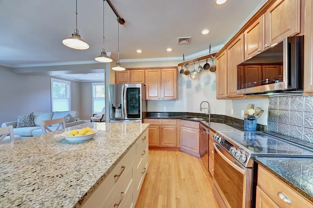 5 Old Parish Way Portsmouth NH 03801