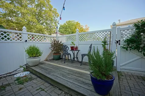 5 Old Parish Way Portsmouth NH 03801