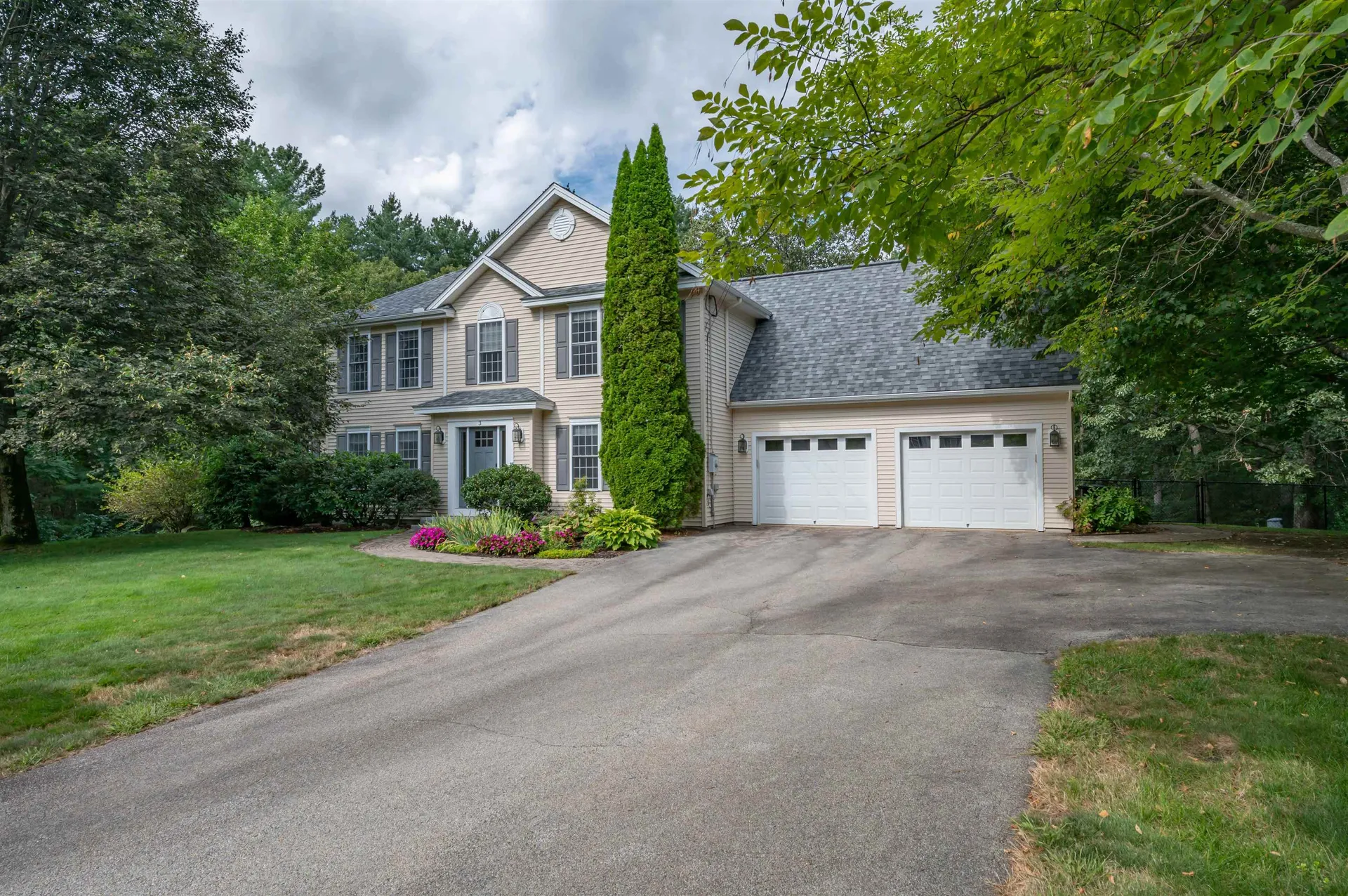 3 Kendall Way Nashua NH 03062