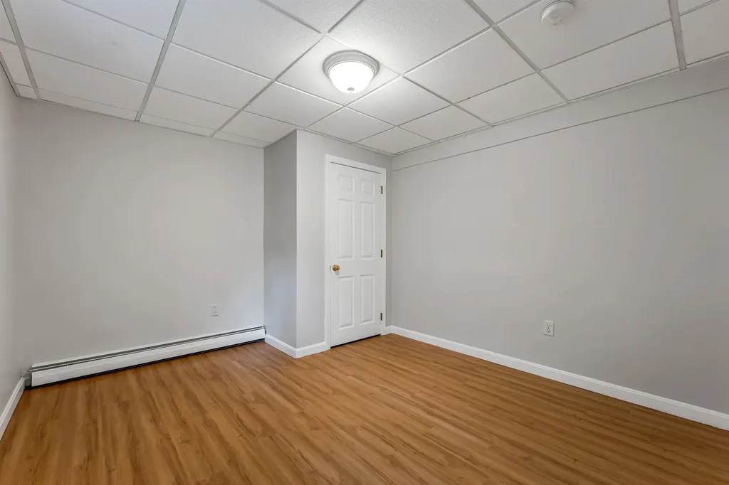 5 Sargent Drive Hooksett NH 03106