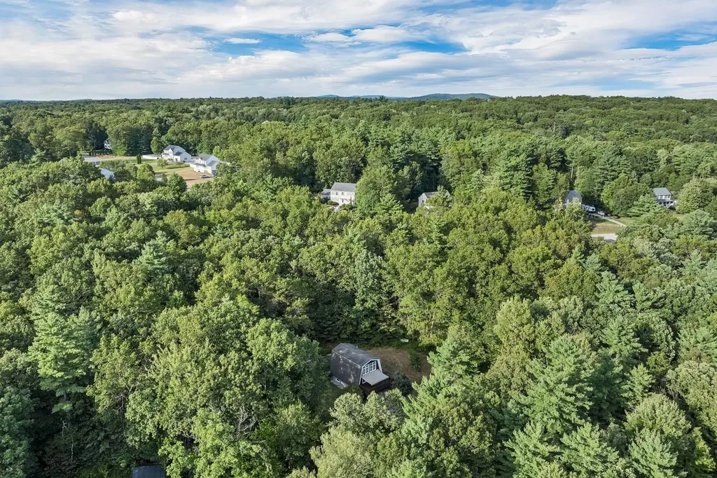 5 Sargent Drive Hooksett NH 03106