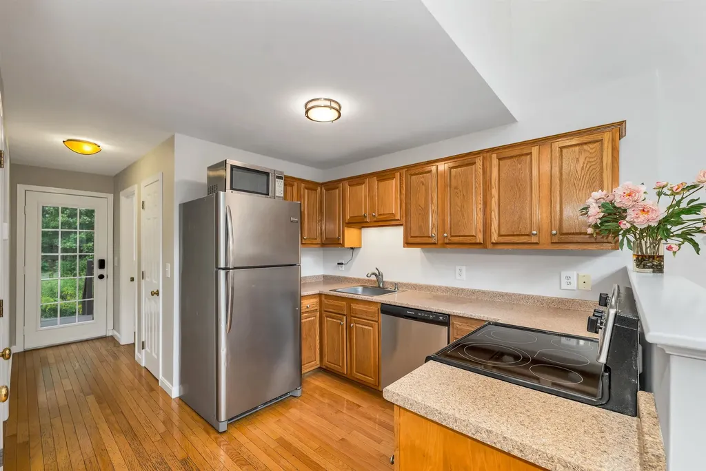 5 Sargent Drive Hooksett NH 03106