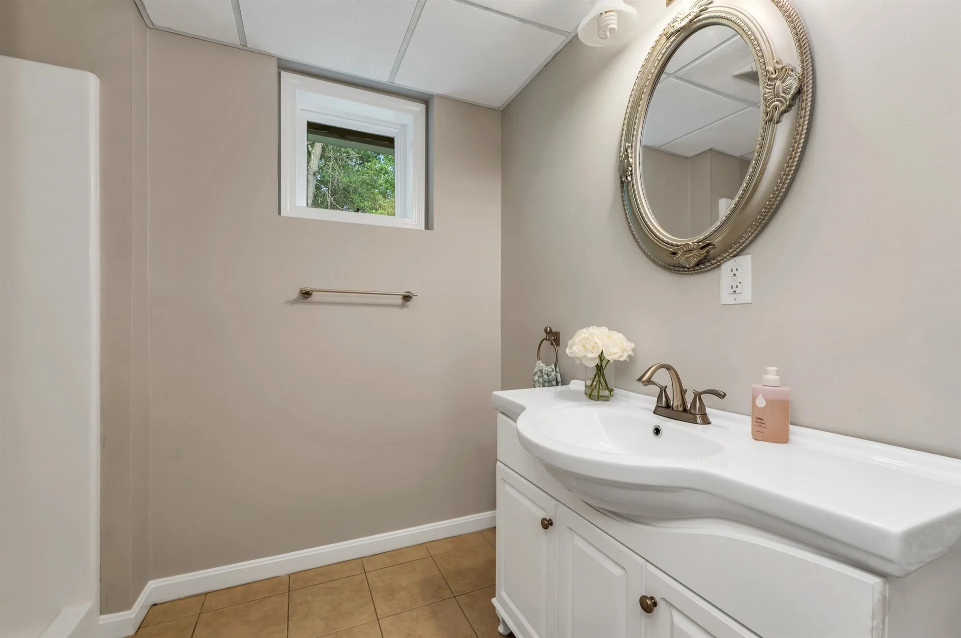 5 Sargent Drive Hooksett NH 03106