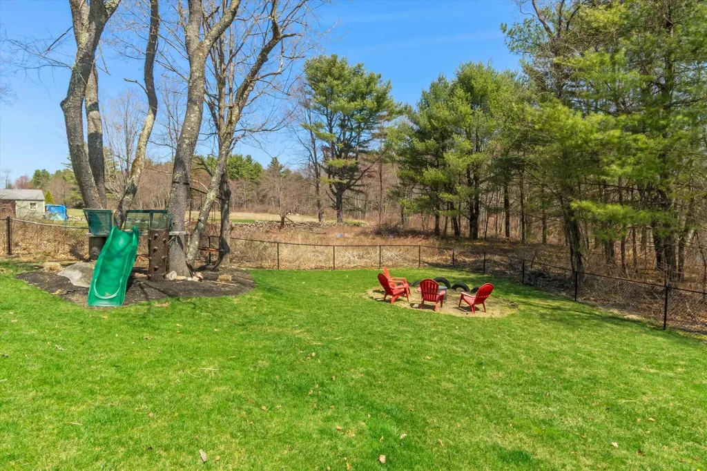 62 Hooksett Road Auburn NH 03032