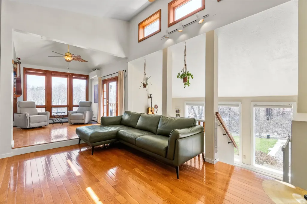 62 Hooksett Road Auburn NH 03032