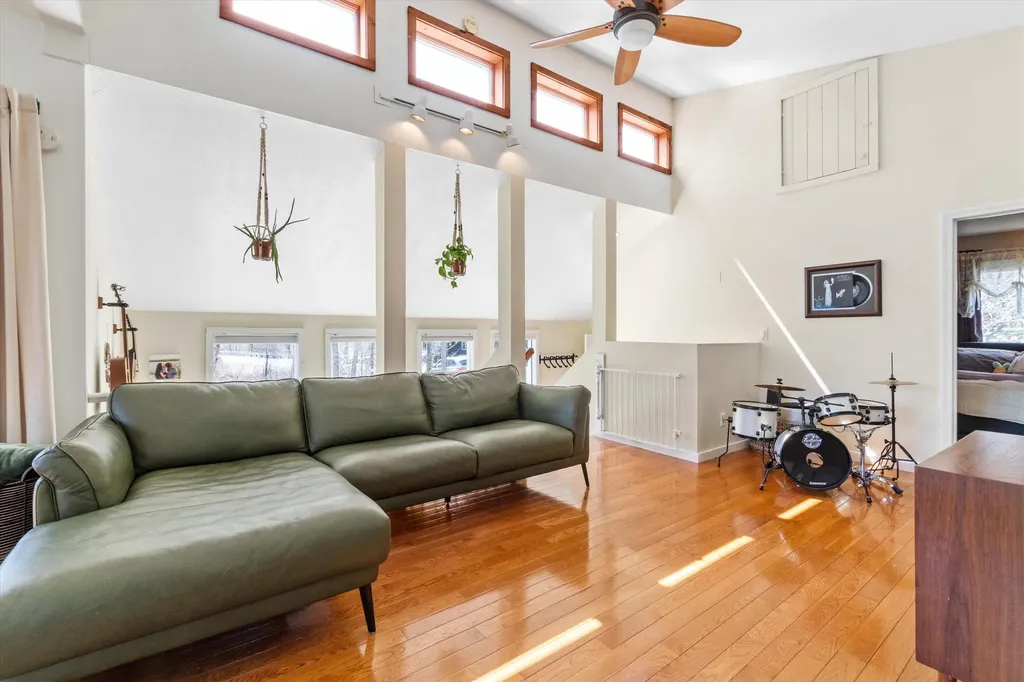 62 Hooksett Road Auburn NH 03032