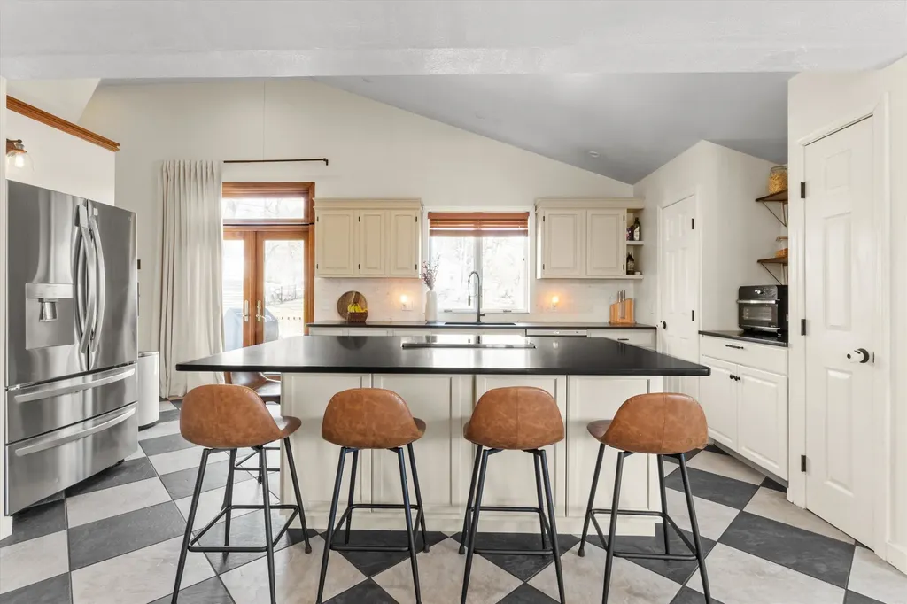 62 Hooksett Road Auburn NH 03032