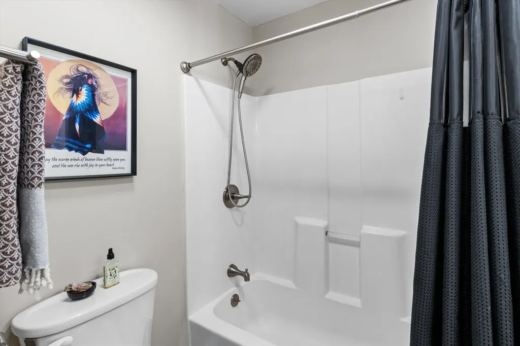 62 Hooksett Road Auburn NH 03032