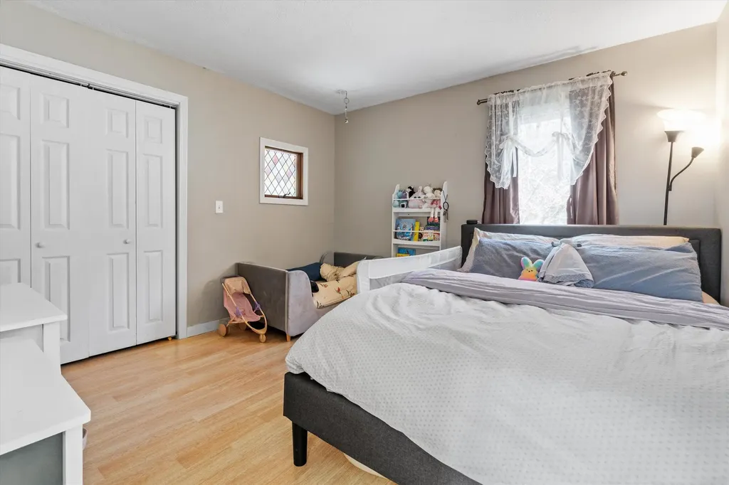 62 Hooksett Road Auburn NH 03032