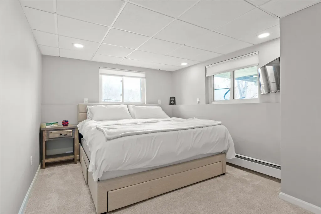 62 Hooksett Road Auburn NH 03032