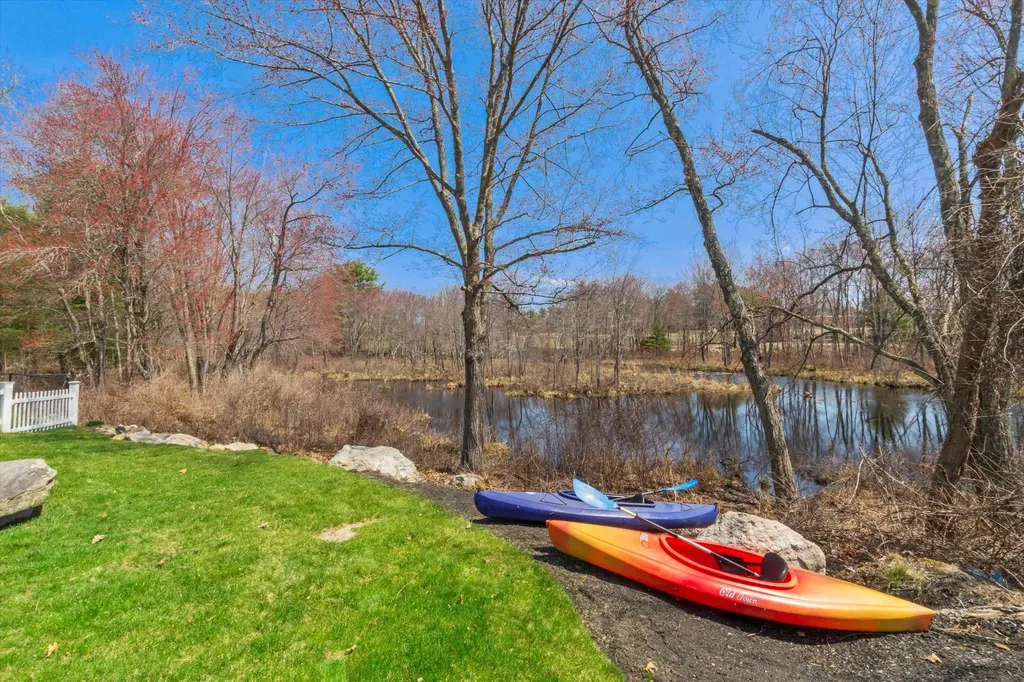 62 Hooksett Road Auburn NH 03032