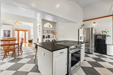 62 Hooksett Road Auburn NH 03032