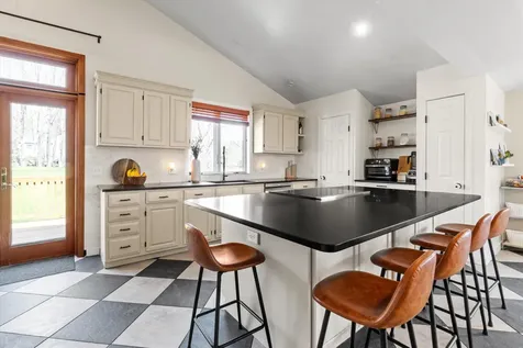 62 Hooksett Road Auburn NH 03032