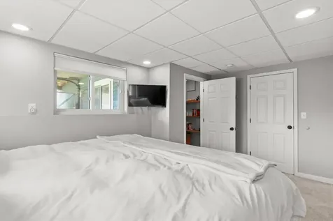 62 Hooksett Road Auburn NH 03032