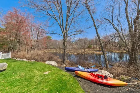 62 Hooksett Road Auburn NH 03032