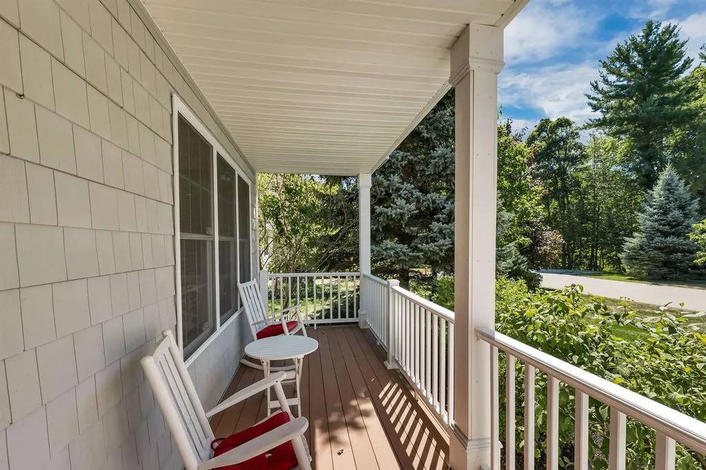 7 Woodside Drive Stratham NH 03885