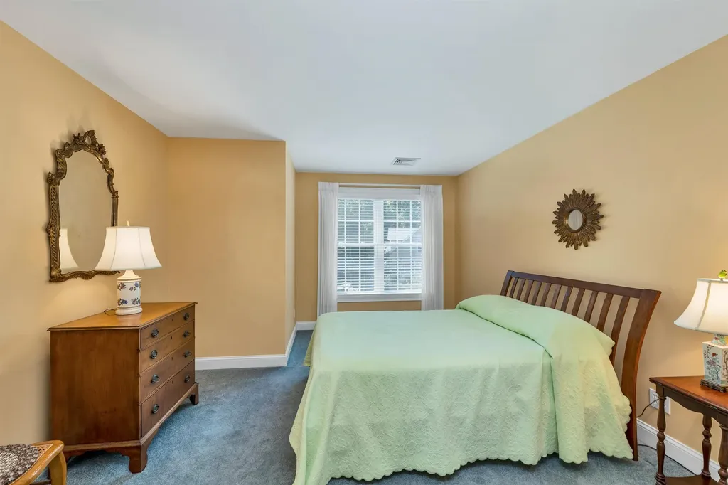7 Woodside Drive Stratham NH 03885