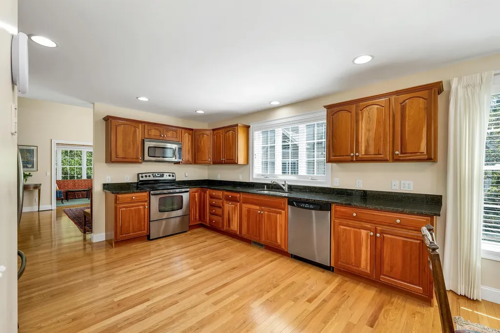 7 Woodside Drive Stratham NH 03885
