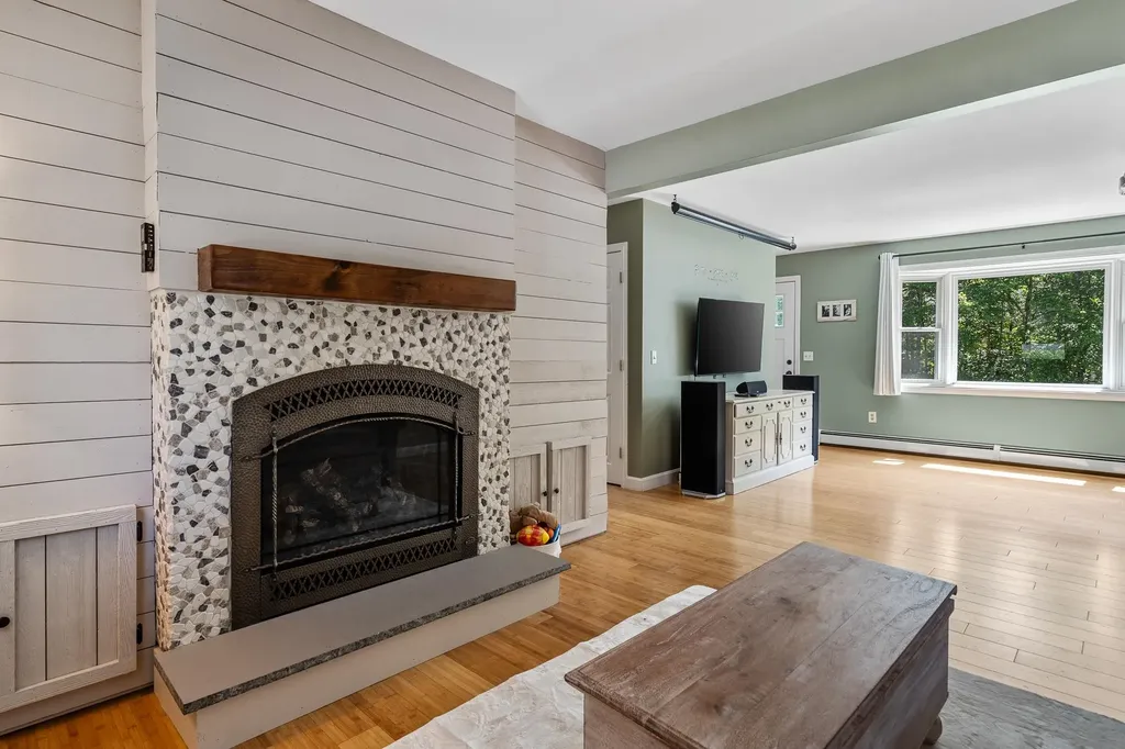 108 Farmer Road Hooksett NH 03106