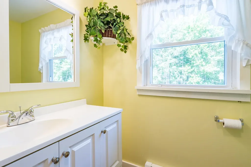 108 Farmer Road Hooksett NH 03106