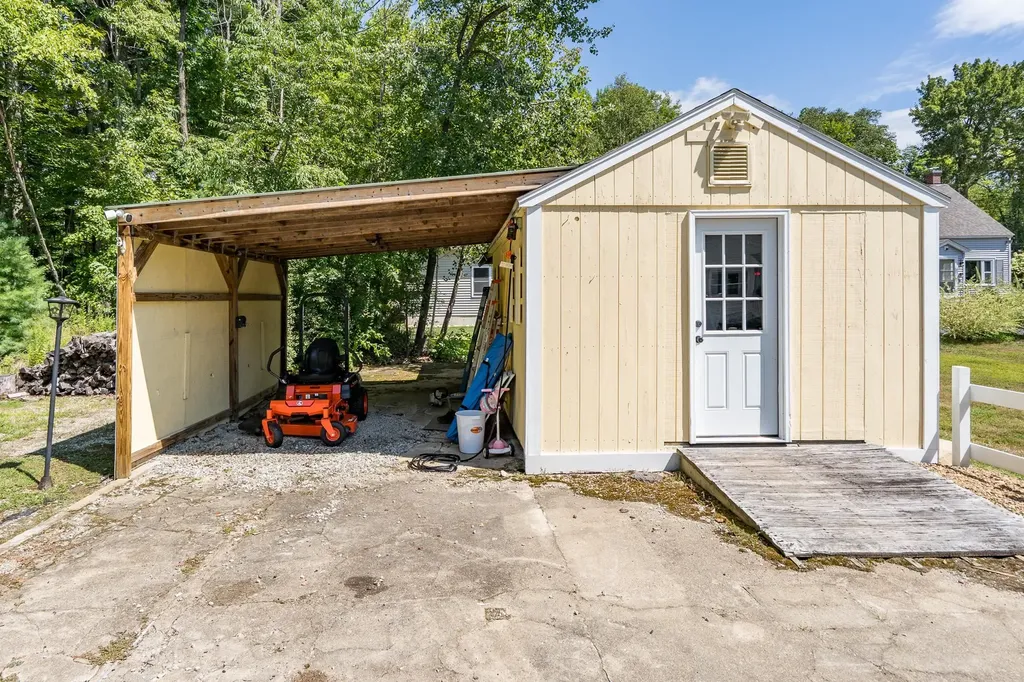 108 Farmer Road Hooksett NH 03106