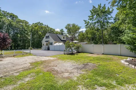 108 Farmer Road Hooksett NH 03106
