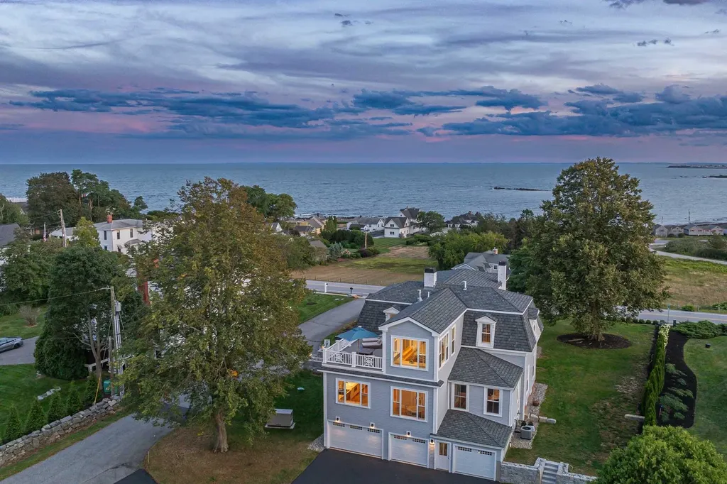 11 Atlantic Avenue North Hampton NH 03862