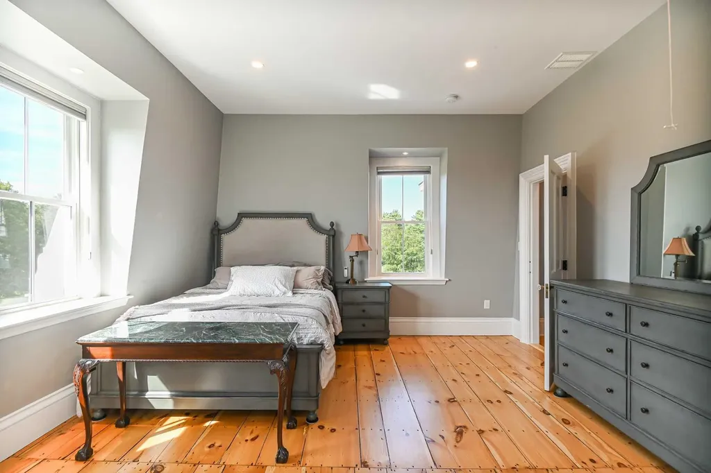 11 Atlantic Avenue North Hampton NH 03862