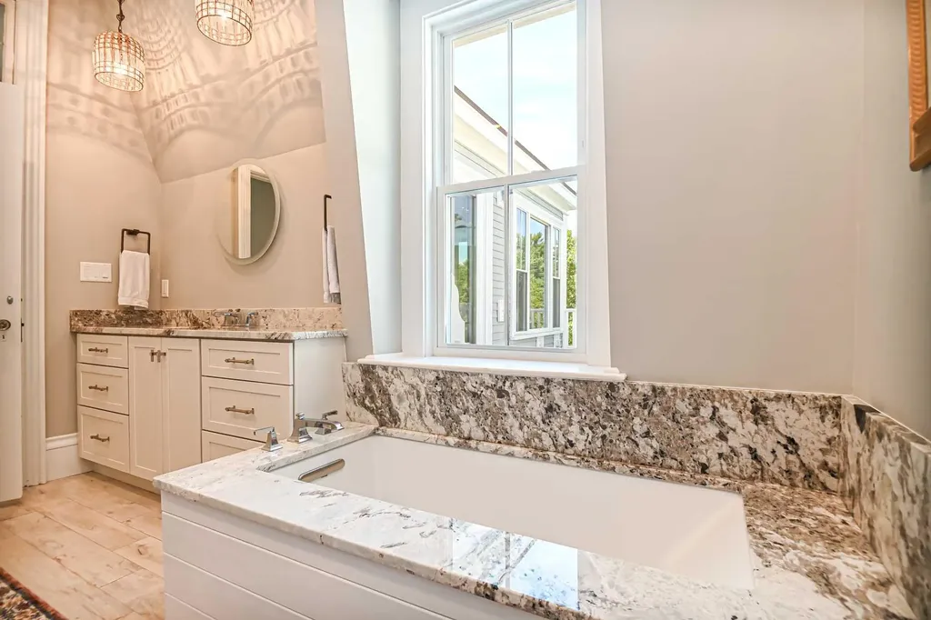 11 Atlantic Avenue North Hampton NH 03862