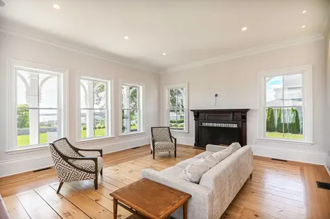 11 Atlantic Avenue North Hampton NH 03862