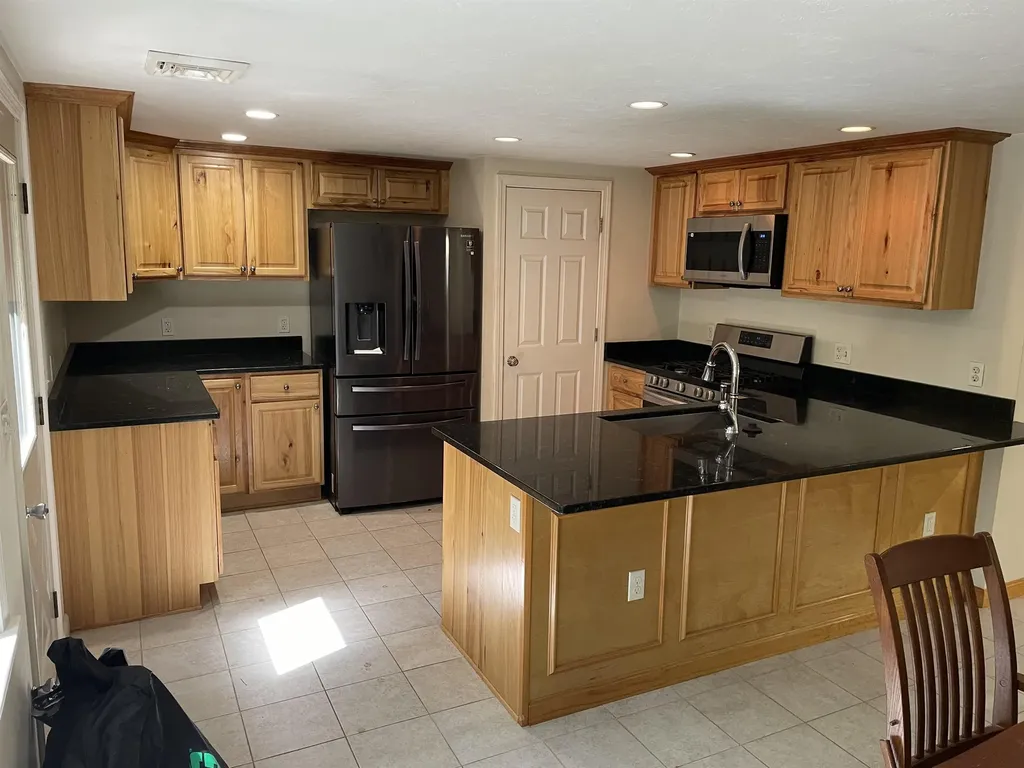 134 Concord Road Lee NH 03861