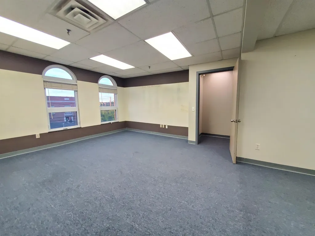 1 Elm Street Nashua NH 03060