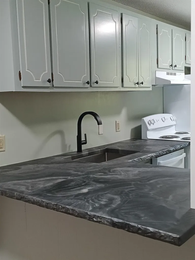 59 Brookside Drive Brattleboro VT 05301