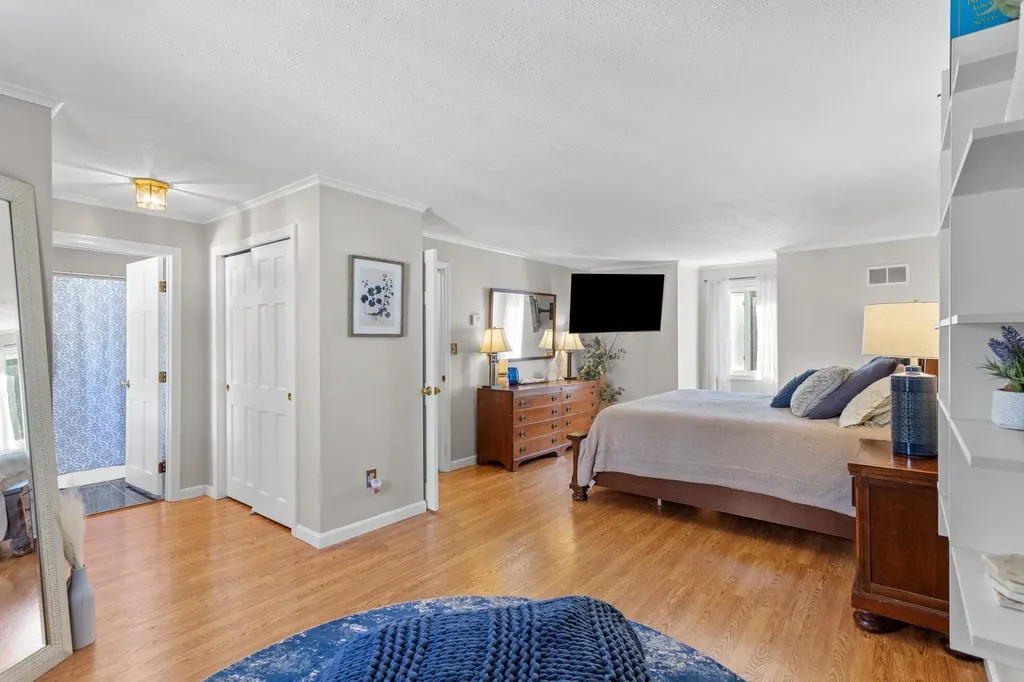 26 Old Orchard Way Manchester NH 03103