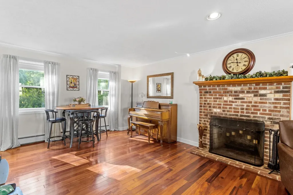 26 Old Orchard Way Manchester NH 03103