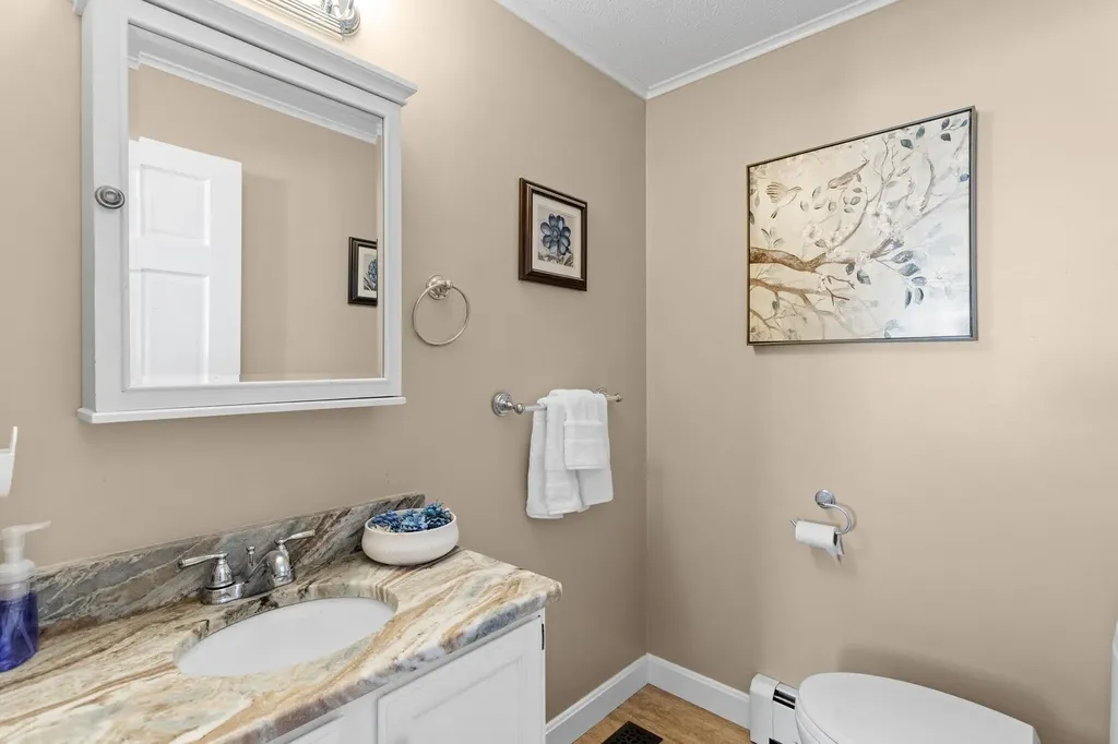 26 Old Orchard Way Manchester NH 03103