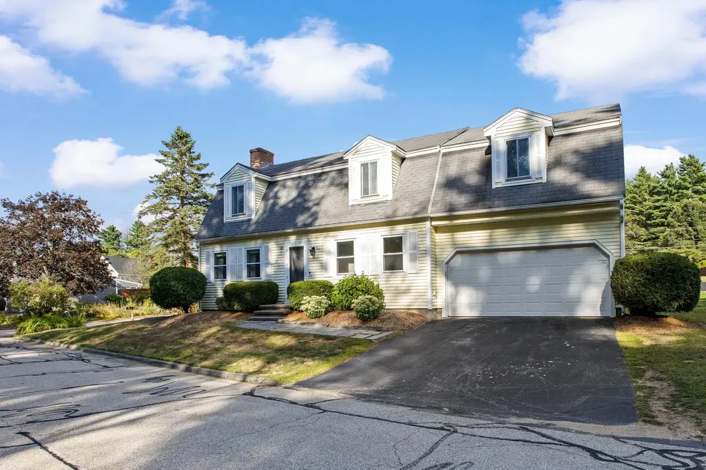 26 Old Orchard Way Manchester NH 03103