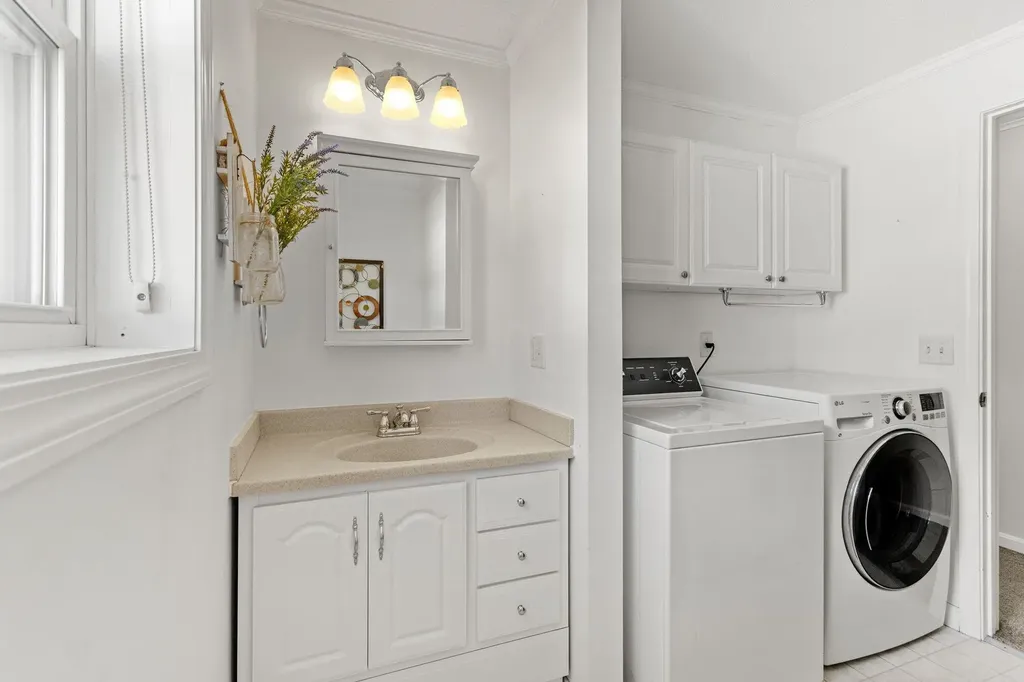 26 Old Orchard Way Manchester NH 03103