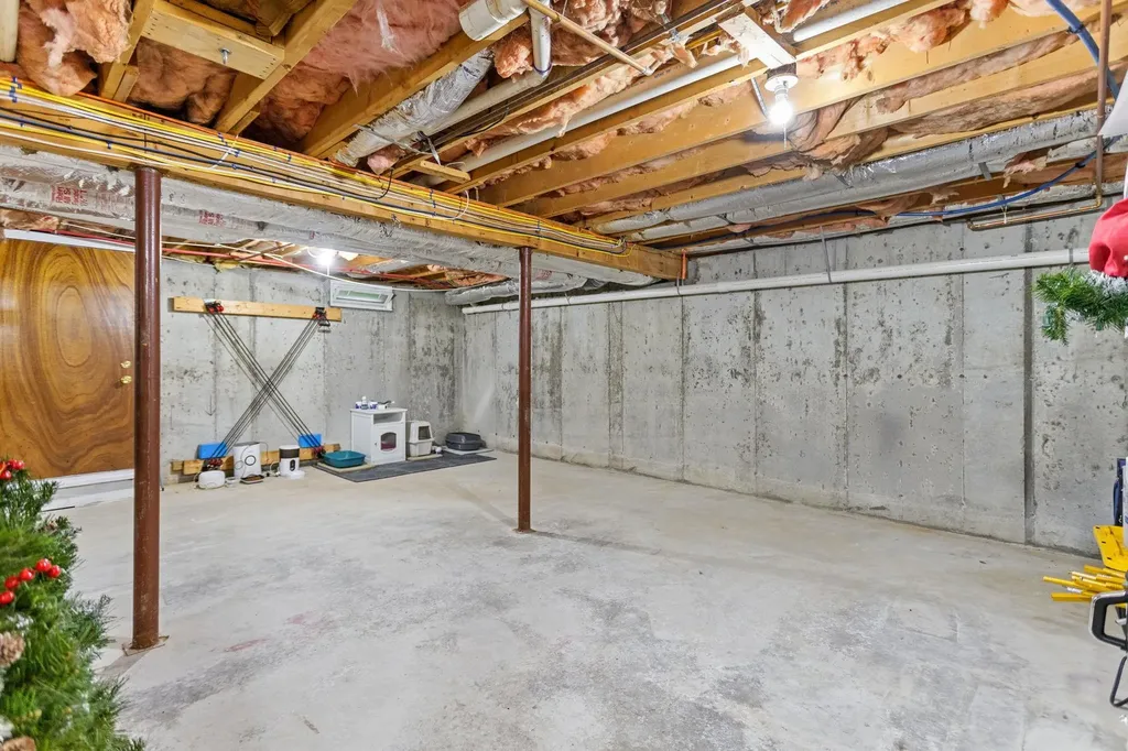 26 Old Orchard Way Manchester NH 03103