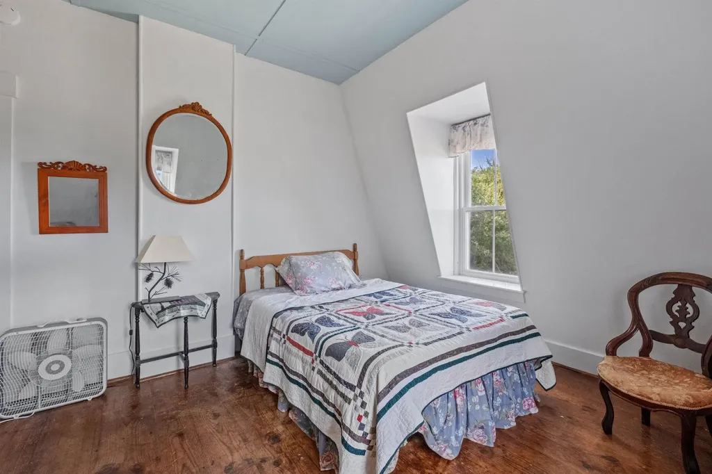 5 Ferry Road Moultonborough NH 03254