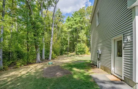 4 Hastings Drive Hampstead NH 03841