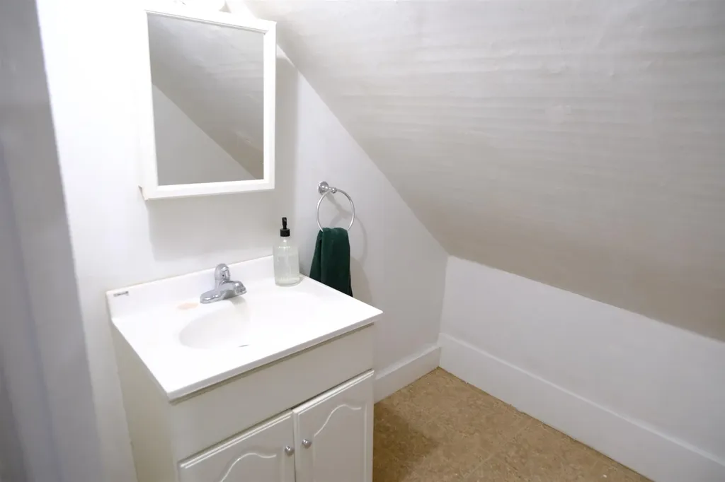 90 East Street Lyndon VT 05851