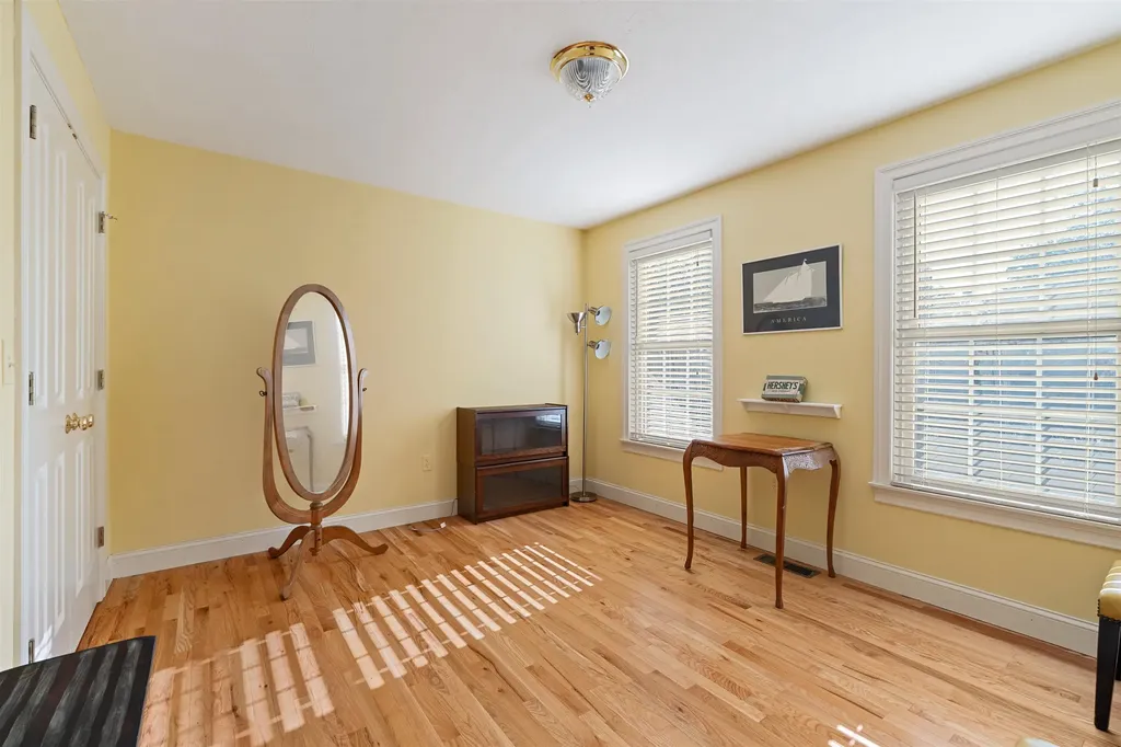 3 Playhouse Circle Hampton NH 03842