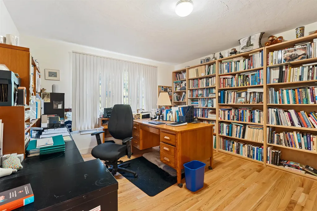 3 Playhouse Circle Hampton NH 03842