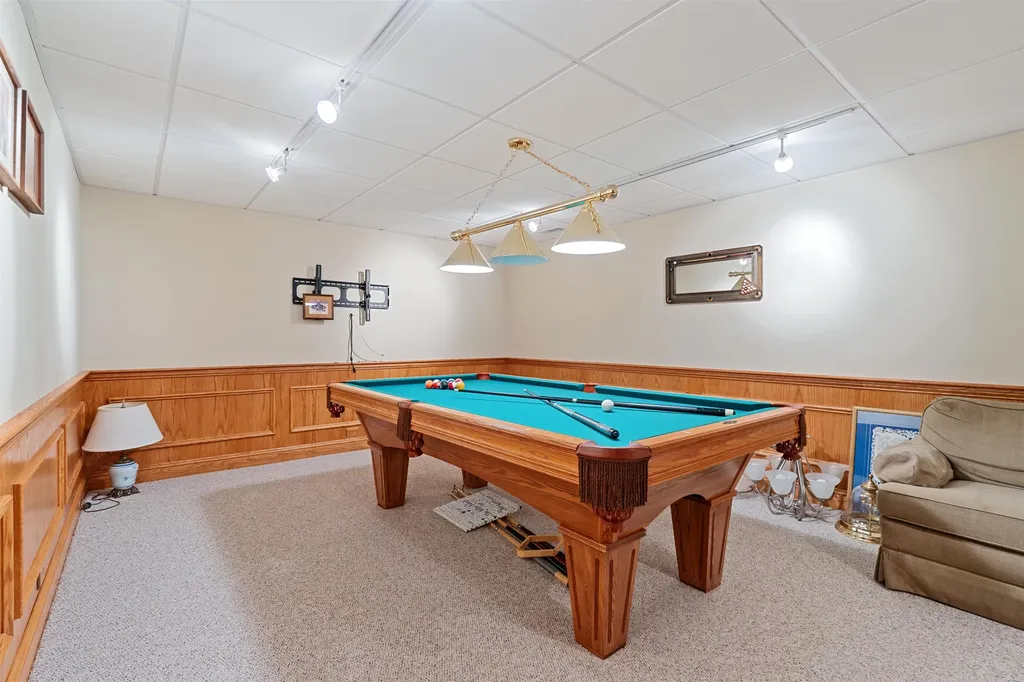 3 Playhouse Circle Hampton NH 03842