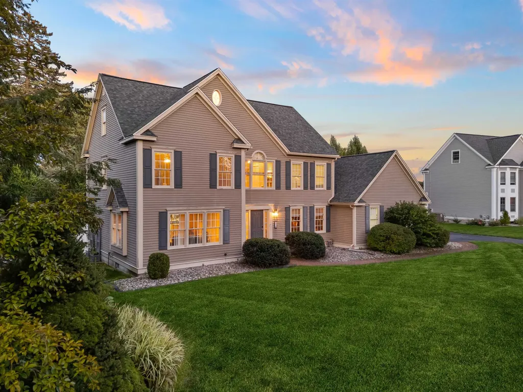 3 Playhouse Circle Hampton NH 03842